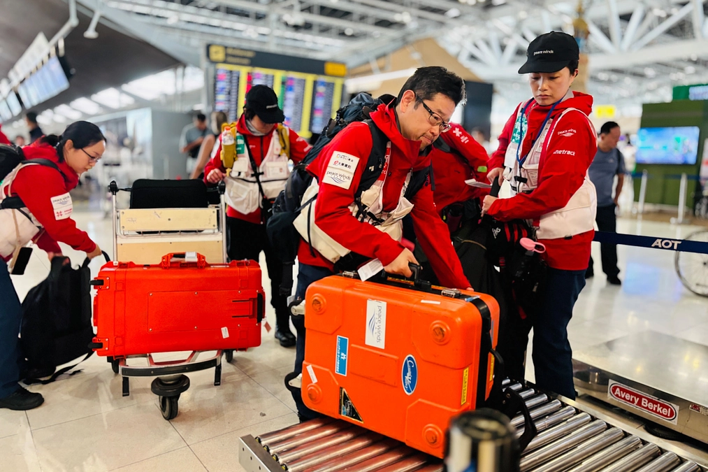 空飛ぶ捜索医療団ミャンマーに入国。被災地に向けて移動中