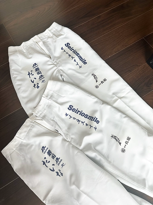 お衣装にスポンサーマークをつけました🍣