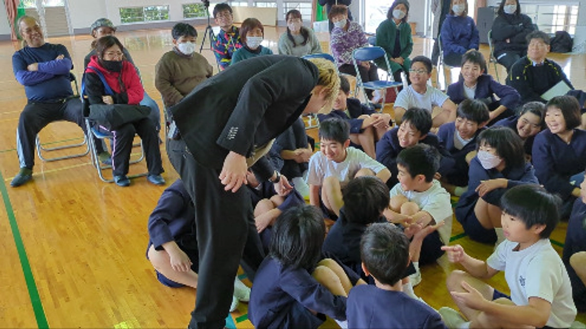 第4弾支援事業ラスト2校、奄美市の節田小学校と住用小学校でパフォーマンス体験が実施されました！