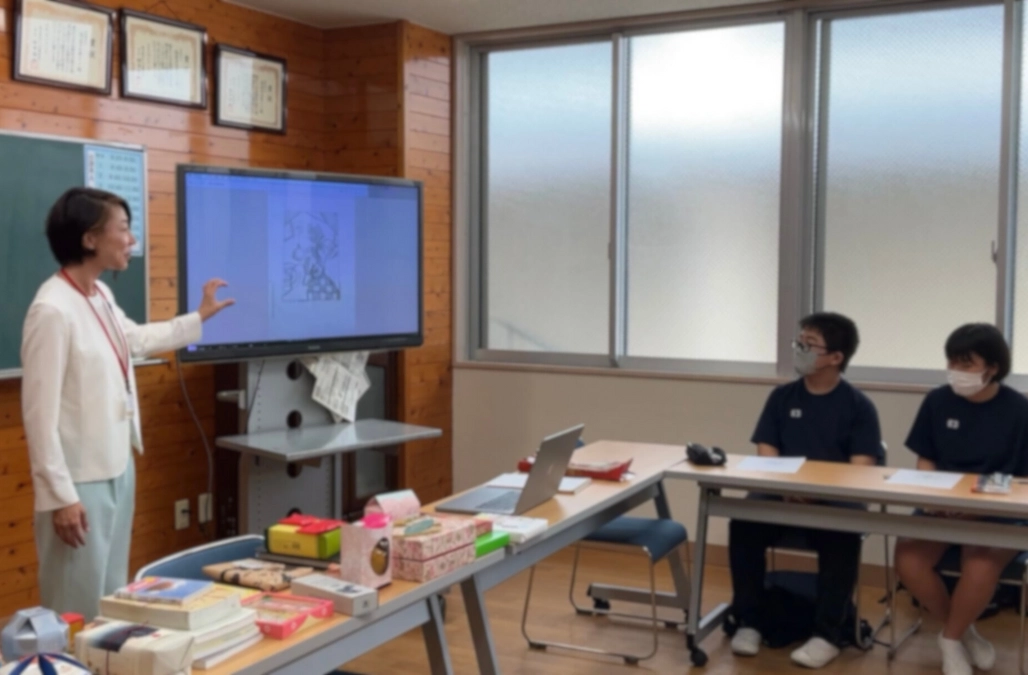 特別講義③「パッケージデザインに挑む」