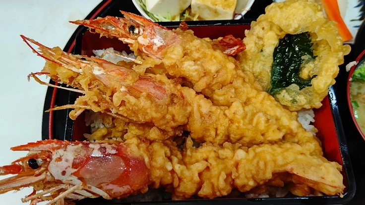 １３種類の焼き立てパンとオリジナル焙煎コーヒーと揚げたて天丼