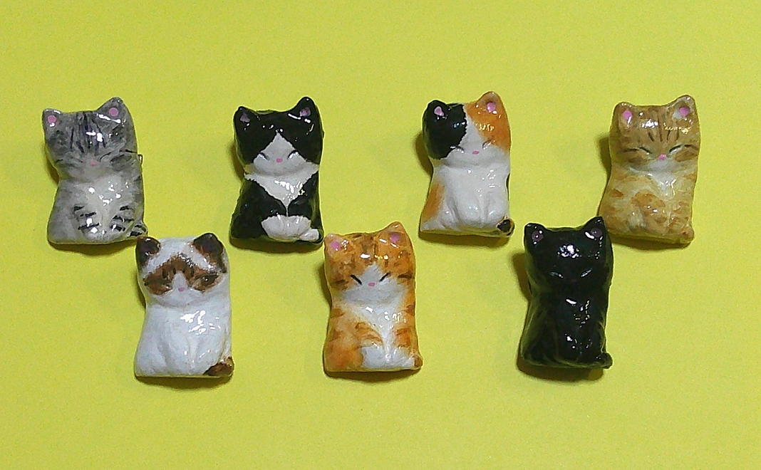 しっぽのおうちオリジナル うとうとにゃんこブローチ