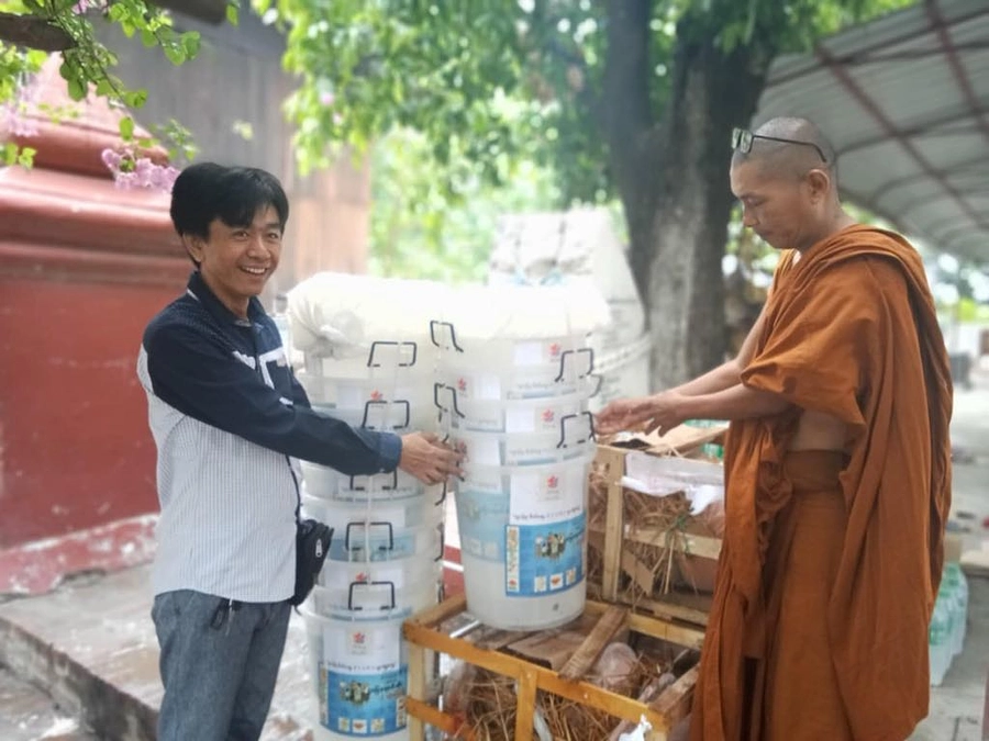 安全な水を被災地へ ― 浄水フィルター付き水ポット100個を届けました