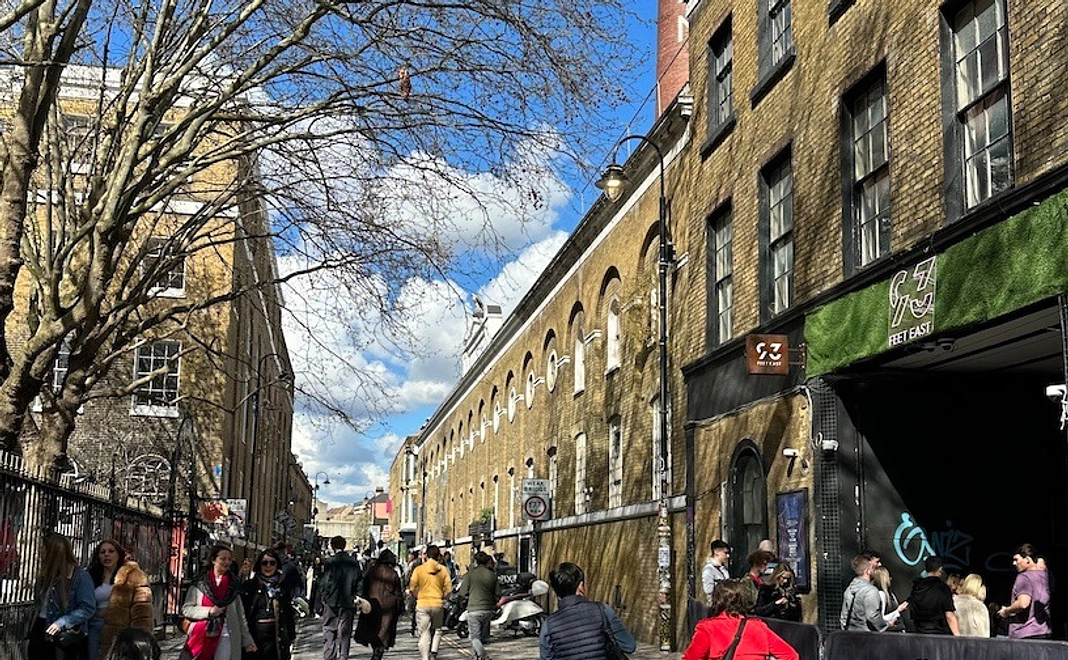 ロンドンデザインフェアの会場見学（会場にて集合解散）