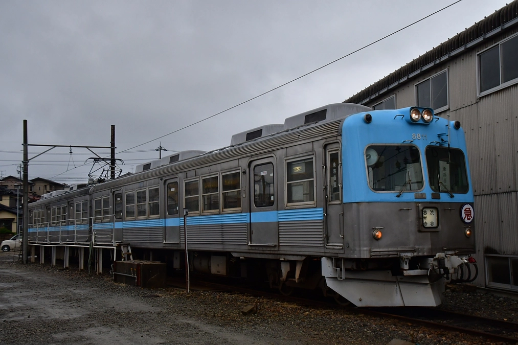 【明日23時まで】2040号(1002号)と京王井の頭線3701号、57年ぶりの再会をぜひご一緒に。