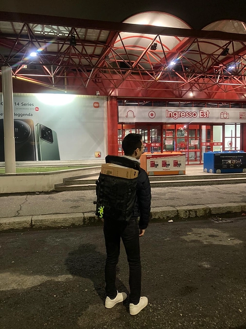 ライラさんとラニアさんにパソコンが届きました！