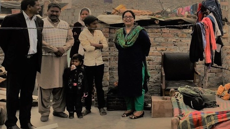 パキスタンの"見捨てられた"劣悪スラムの縫製学校を拡張したい
