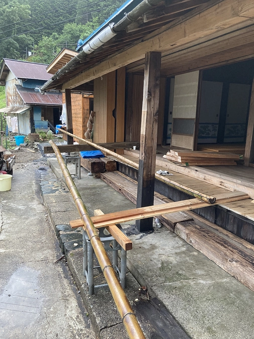 雨樋用焼き竹作り