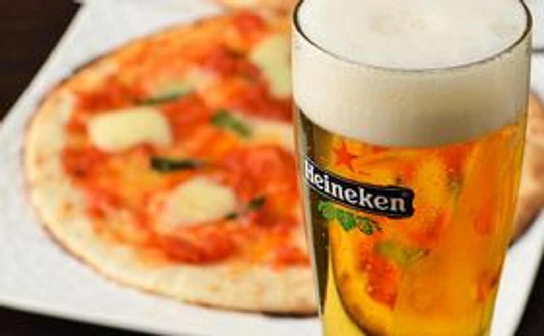 ピザ1枚、ドリンク1杯サービス