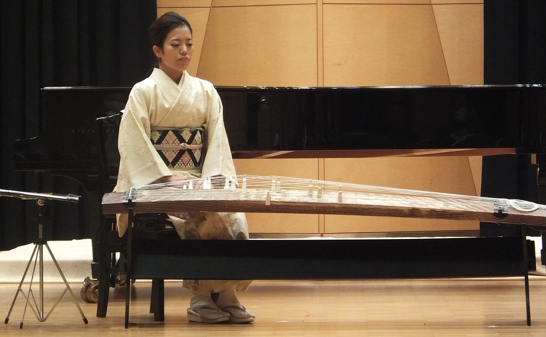 B　［チケット］特別招待券（1枚）