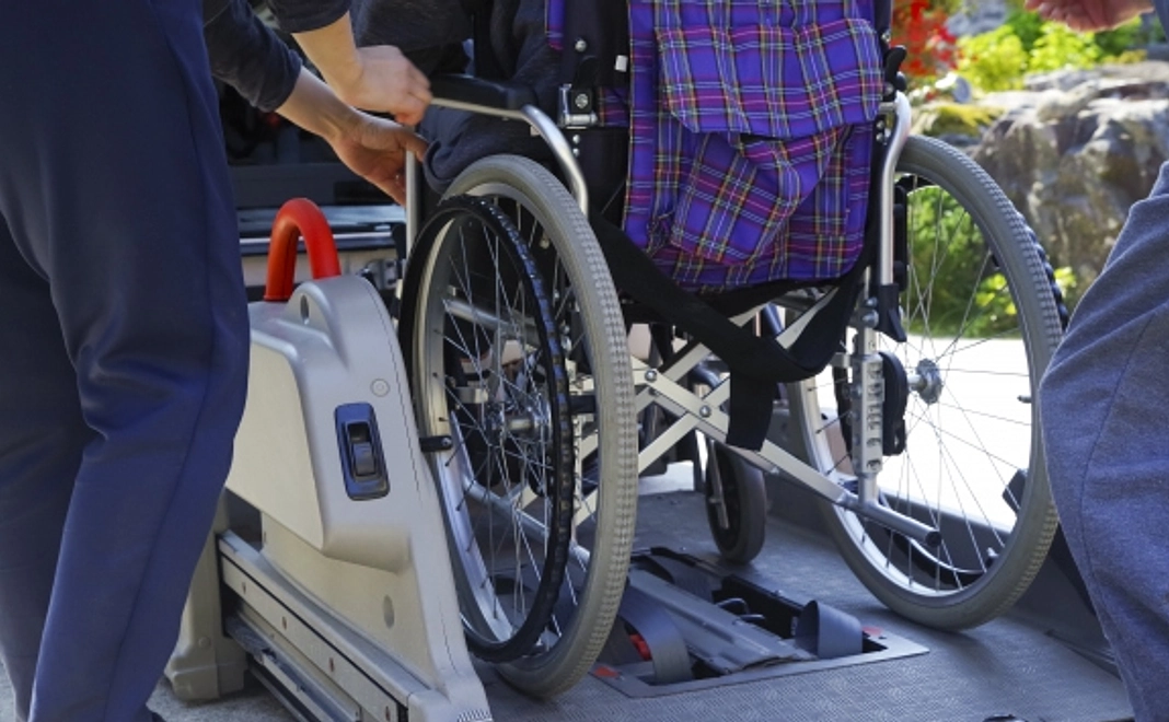 感謝のメールと自動車にお名前