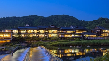台風7号の影響で壊れた「旅館大橋」人気の露天風呂を復活させたい のトップ画像