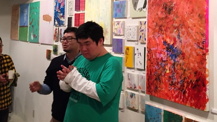 障がいに関わらず1人のアーティストとして作品を発表する場を
