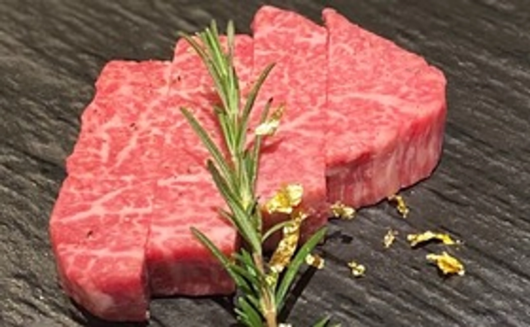 ②今日もお疲れ様でございます。肉本来の旨味を引き出す松阪牛ステーキ。