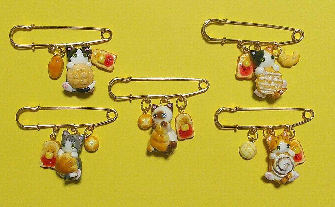 しっぽのおうちオリジナル パンとにゃんこのブローチ