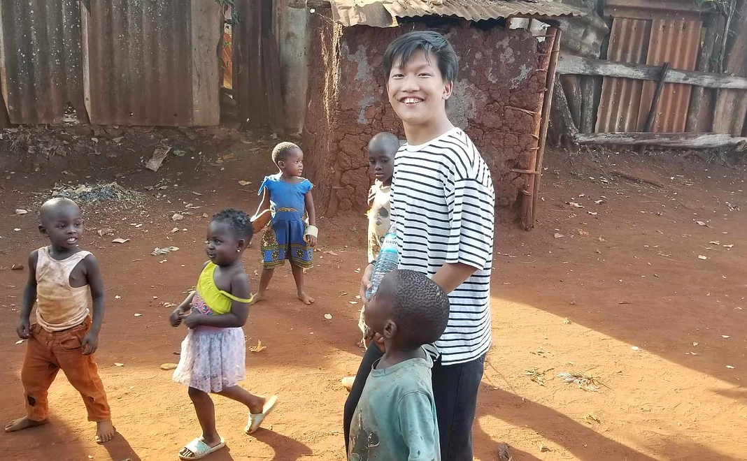 ウガンダ　ジンジャ県スラム街の子ども達のスポンサー　