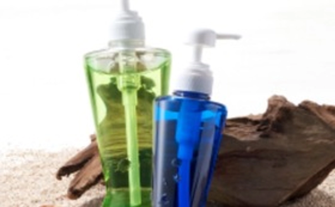 【おすすめ！】完成した「マッサージの出来る化粧水」と保湿ジェルをお届け