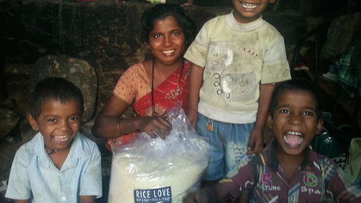日本でカバンを売ってインドの貧しい家族にお米を届けたい！