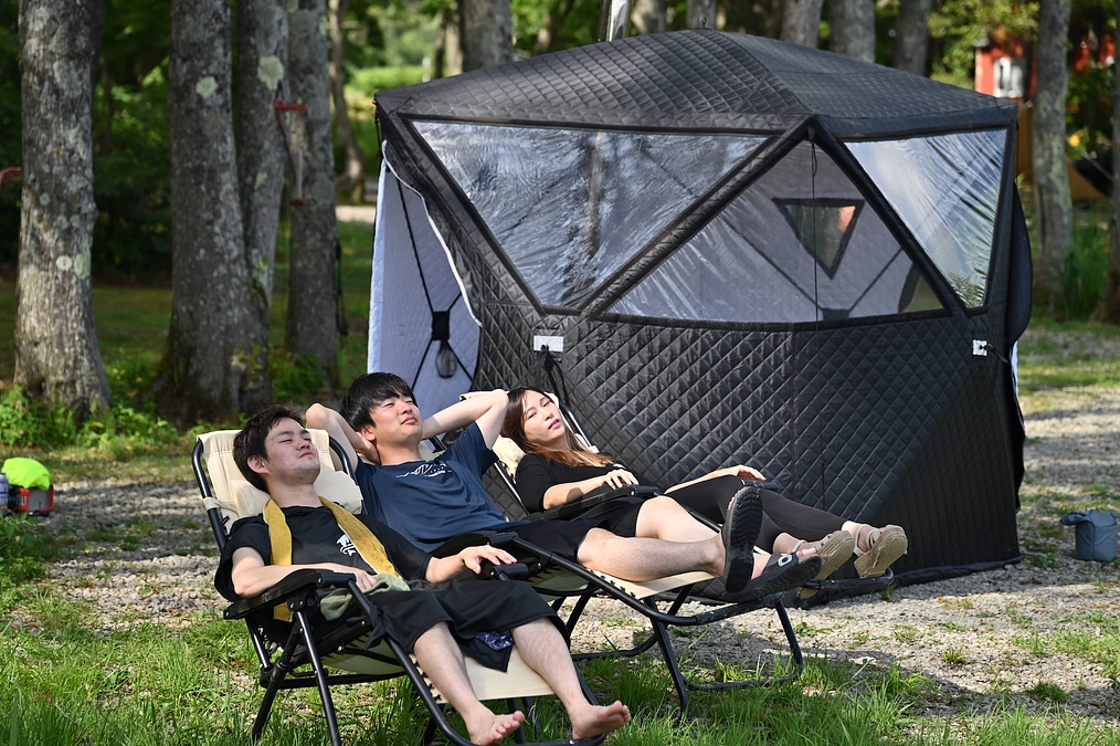 【リターンのご紹介】曽原湖でテントサウナ｜ととのう × アート鑑賞（学芸員によるギャラリーツアー付）