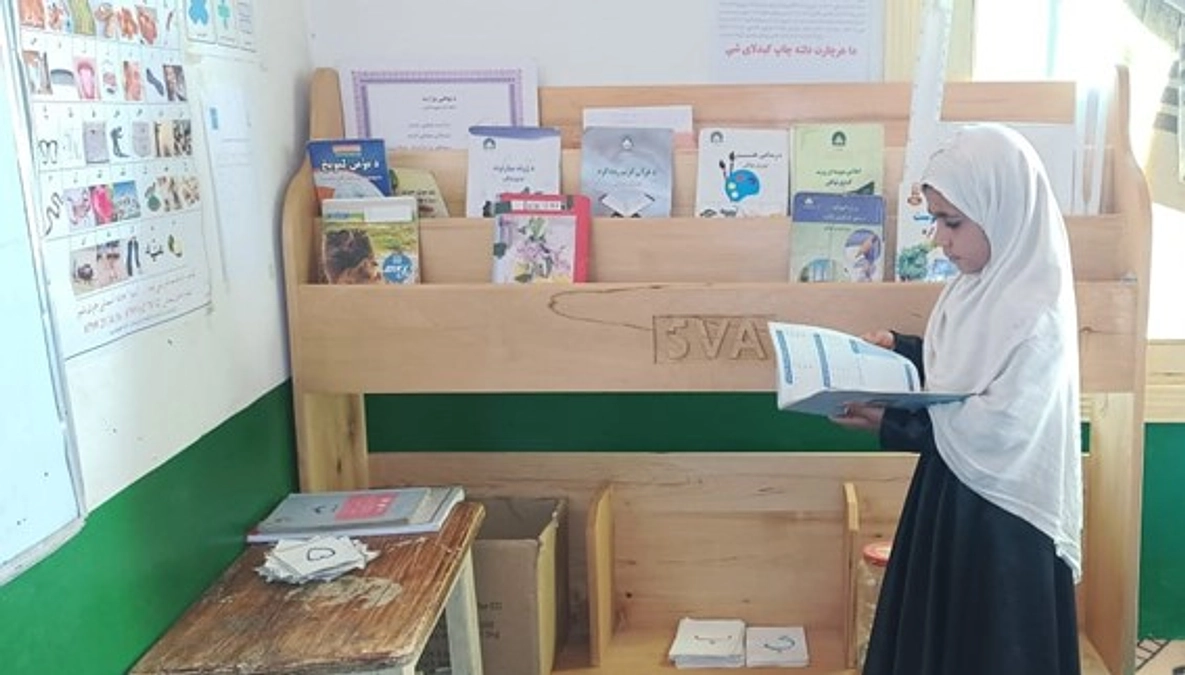 500か所のコミュニティベースの教室に図書コーナーの設置を！