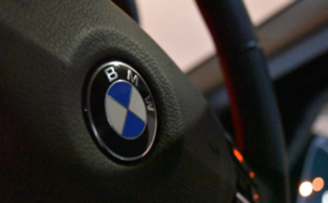 お試し利用におすすめ【3,000円分お得！】33,000 円分のエグゼクティブレンタカー利用チケット