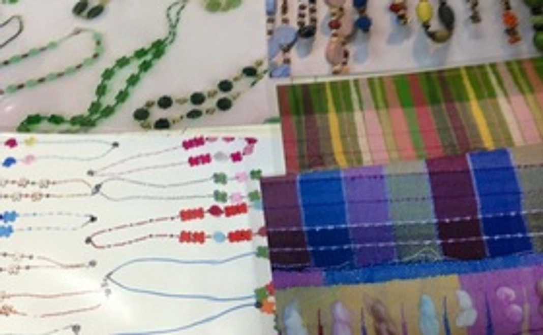 作品展開催報告のお手紙と、ポストカードのセット