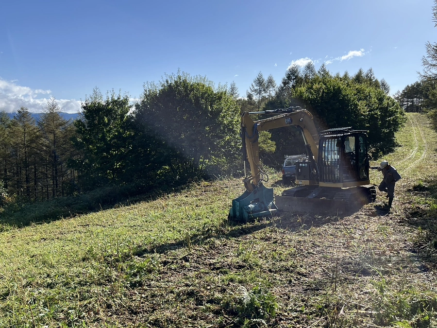 ゲレンデの草刈りが始まりました