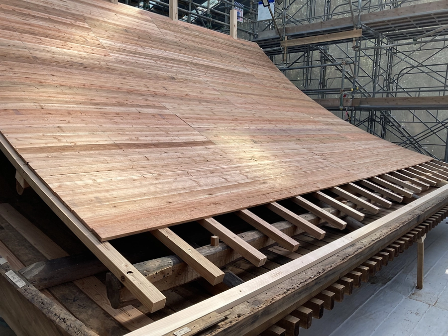 修復工事は順調に進んでおります。