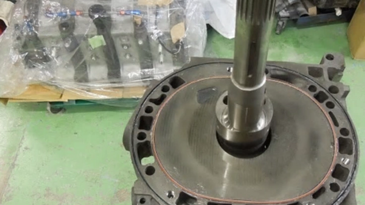 ４ローターのロータリーエンジンをスピードボートに。