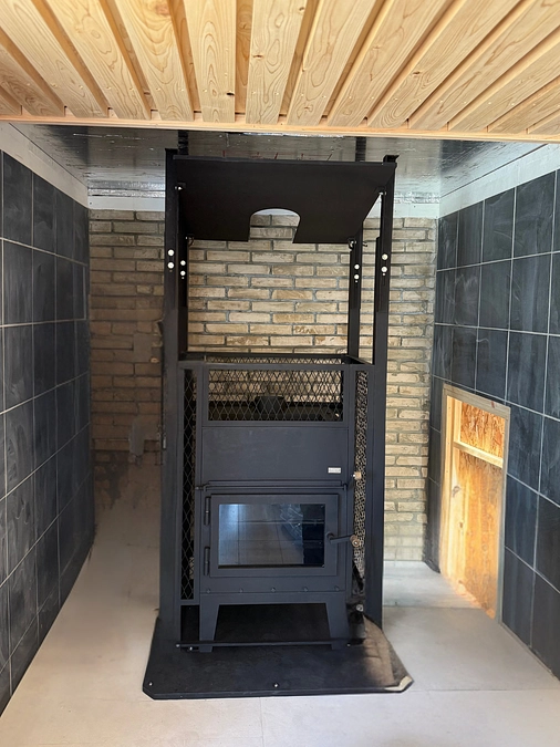 サウナトラックが形になってきましたが…