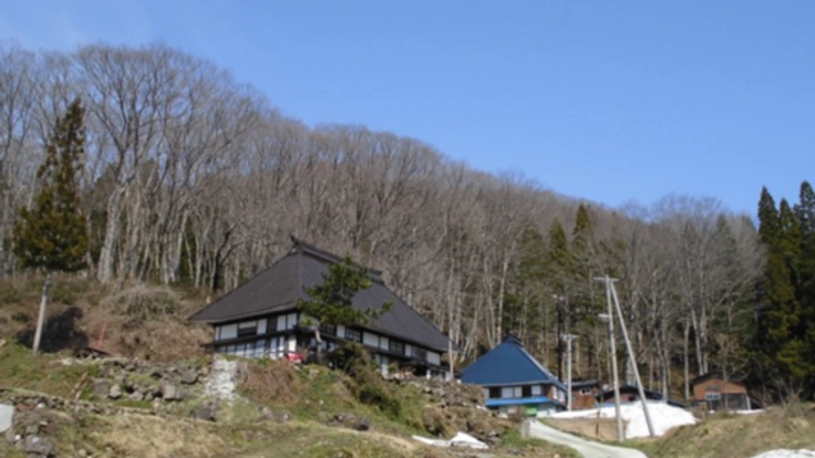 長野県小谷村に古民家を改修した茅葺屋根のゲストハウスを！