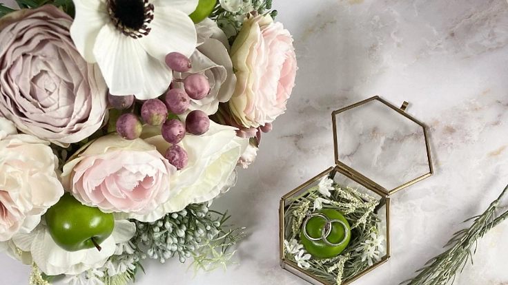 コロナ禍の花嫁さんにアーティフィシャルフラワーブーケで笑顔を!