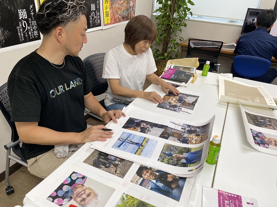 色校正の作業を進めています！