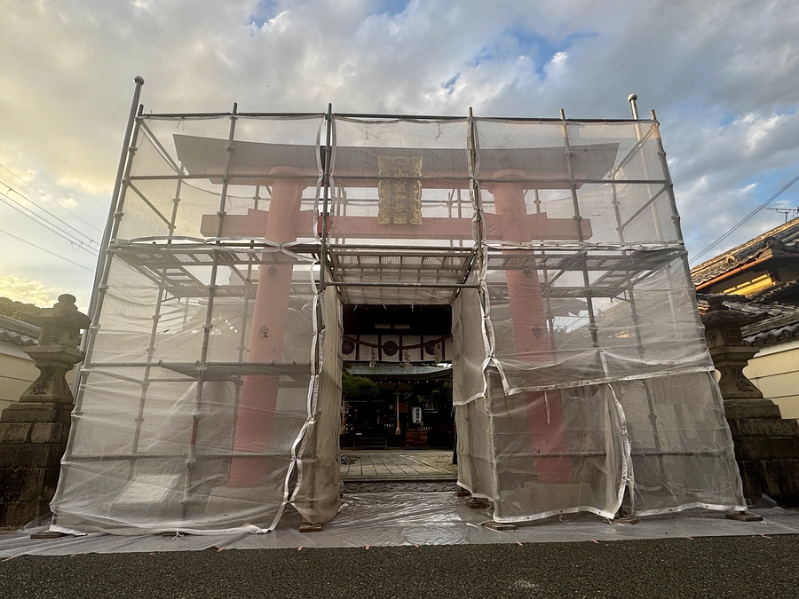 大鳥居の塗り替え工事が始まりました⛩️
