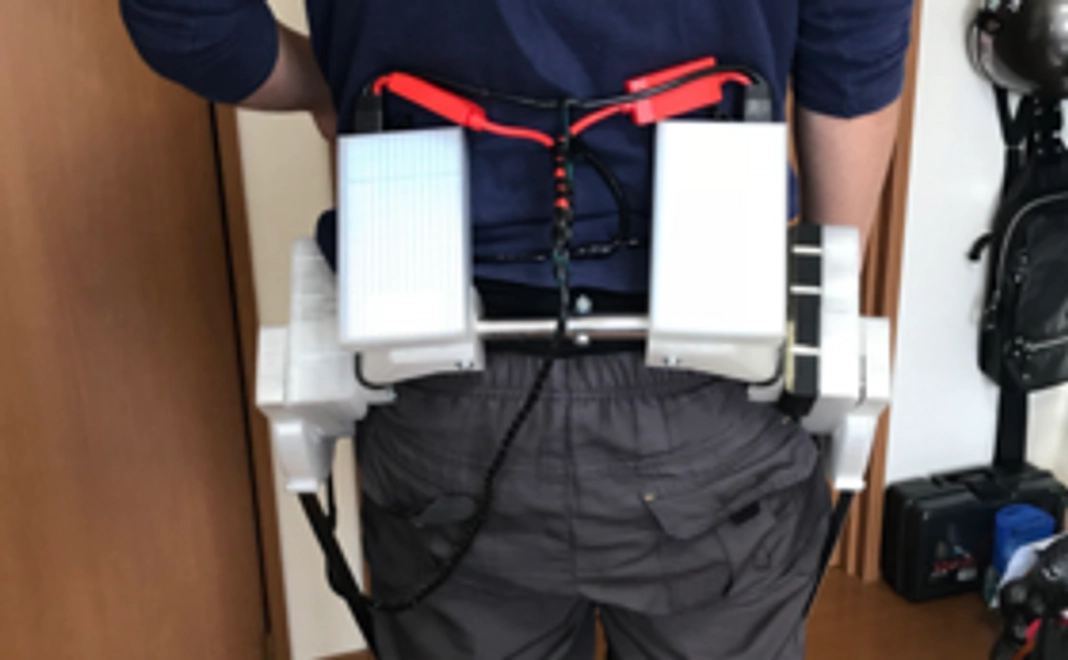 歩行アシストパワードスーツ