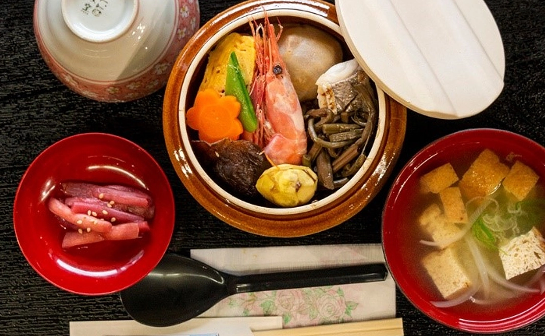 戦国城下町体験ツアー・特別昼食膳・朝倉狂楽観賞特別席（無料）ご招待