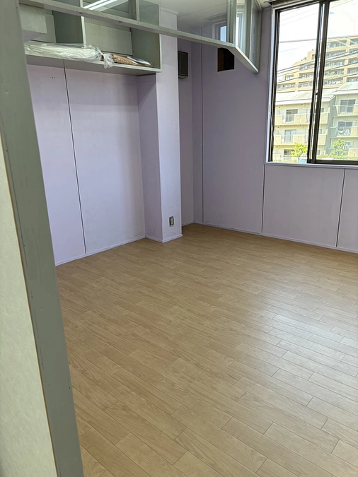 照明がつきました！＆事務所と更衣室が完成しました！