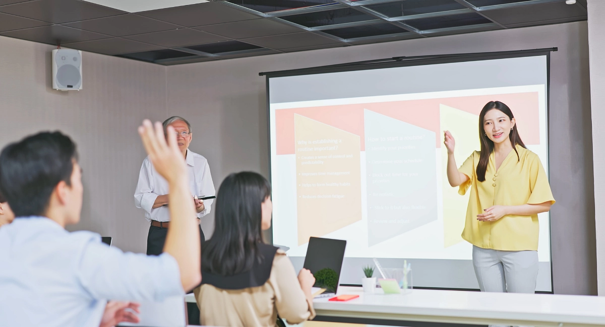 プレゼンで伝わる人になる「手・動作・表情」のジェスチャー術