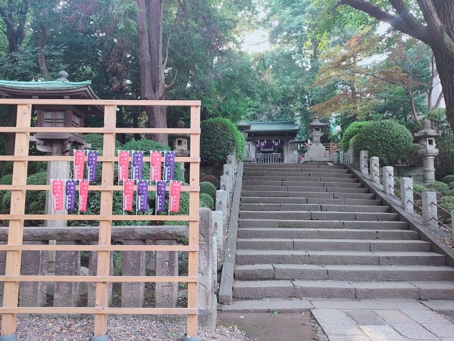 ご奉納のミニ幟旗を掲揚しました