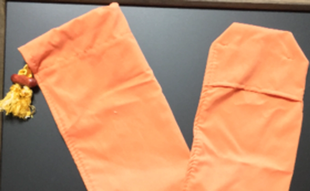 【オレンジ色の傘袋を一つお届けします！】