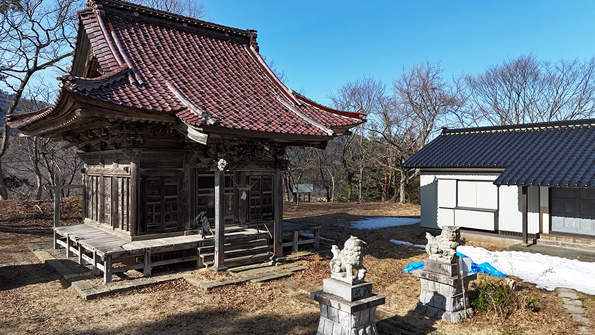 屋根瓦修復、ご芳名掲示まですべて終了致しました。