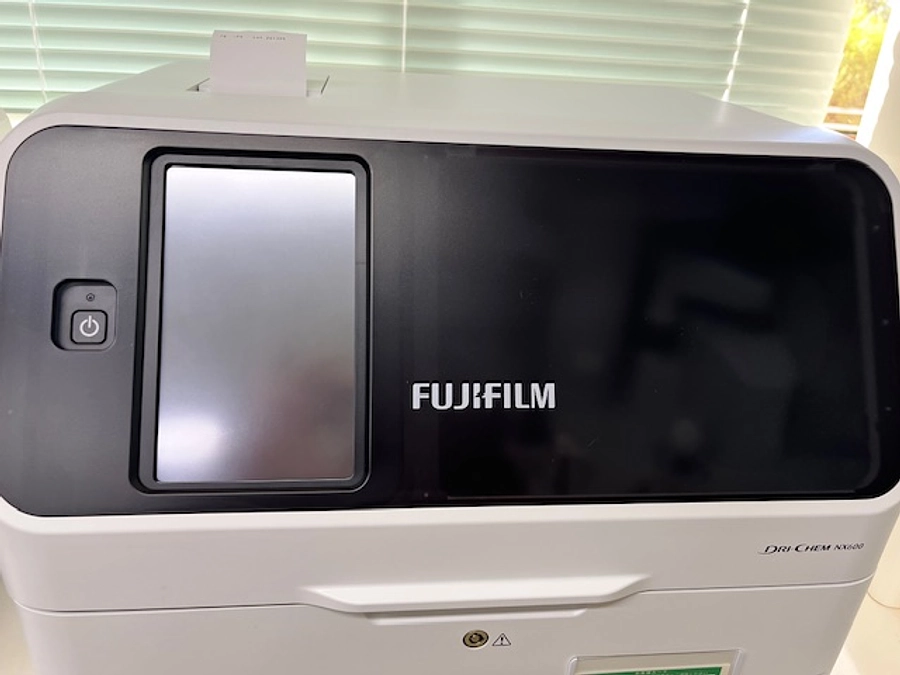 生化学自動分析装置が納品されました！！