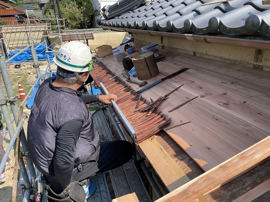 檜皮葺き　―保存修復の“答え”を求めて