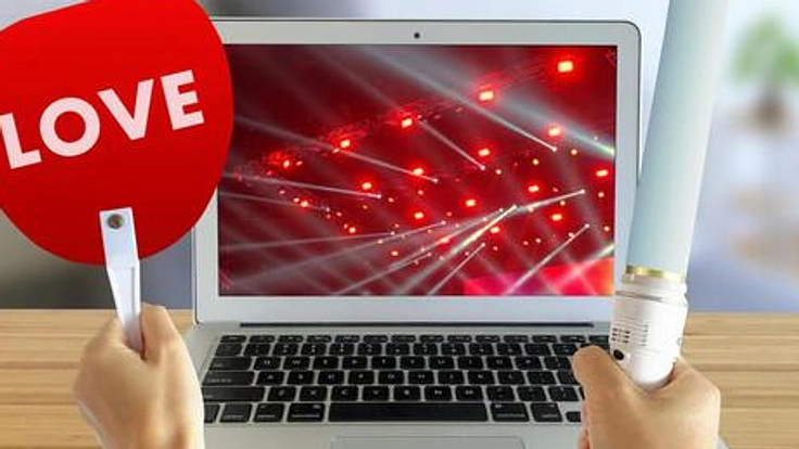 女性アーティストの配信ライブを開催したい