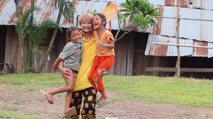 ラオスの子ども達に笑顔を！地図に載っていない村に校舎を建設
