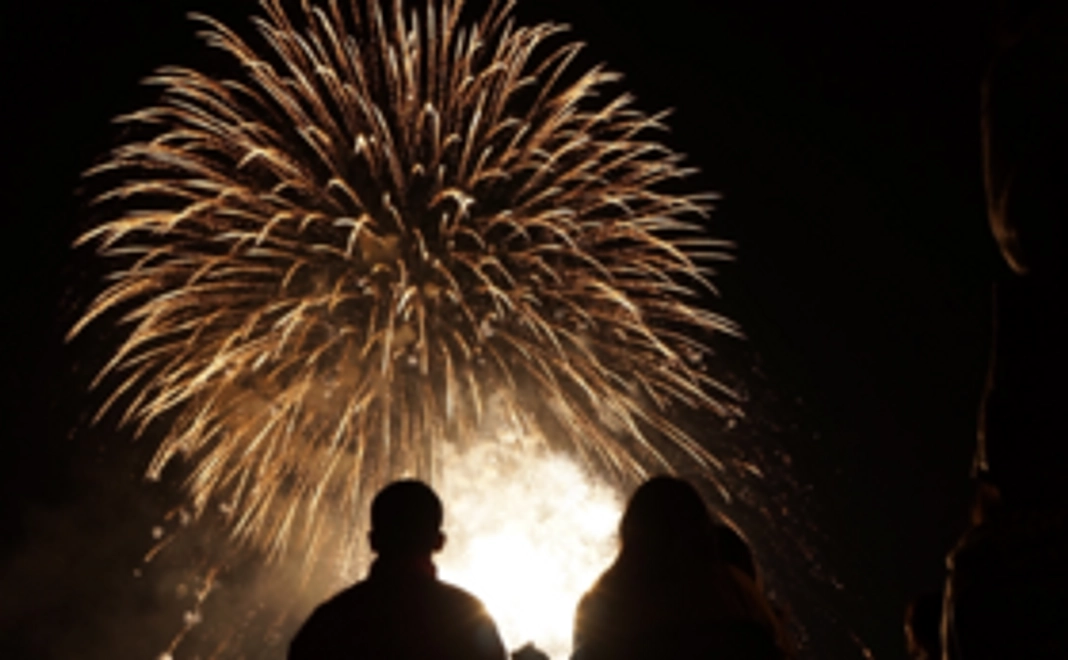 〈大迫力の尺玉を間近で！〉花火大会特別観覧席（２枚）