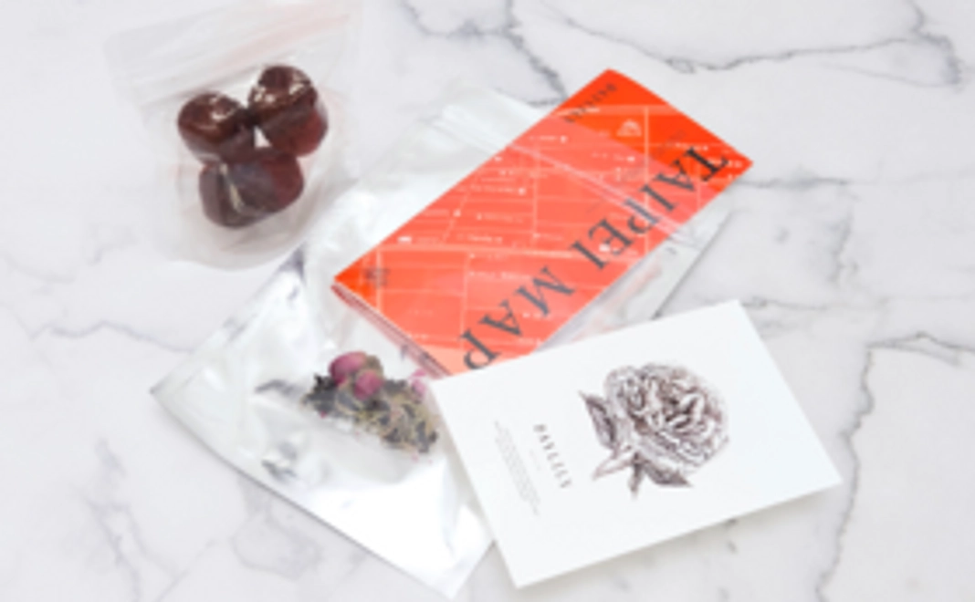 【限定】台北ガイドMAP ・ DAYLILYボタニカルポストカード・オーガニック「大粒棗(なつめ)」と「食べる薬膳茶」お試しSET