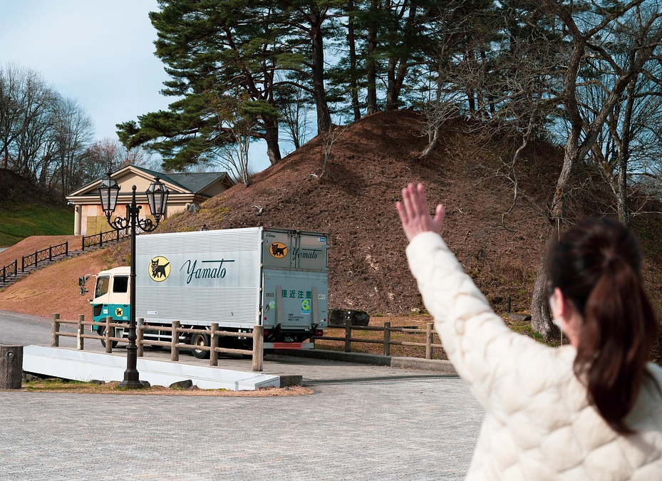 対象作品を修復工房にお預けしました