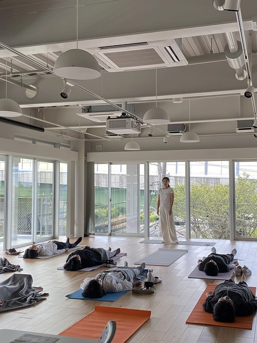 協賛企業フクヤ建設様への返礼〝オフィスヨガ〟