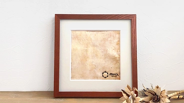 １００％キノコ菌糸由来、純国産マッシュルームレザーのフレームアート のトップ画像